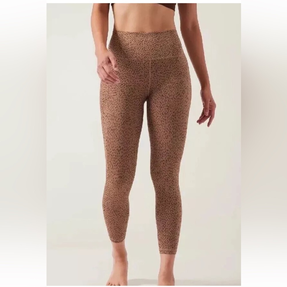 Athleta Salutation Stash Pocket II Printed 7/8 Tight Brown Cheetah Legging XS